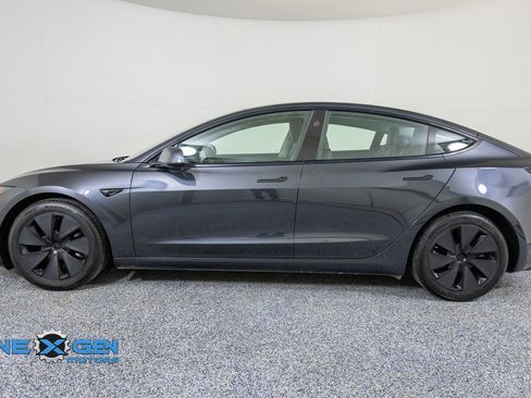Used 2025 Tesla Model 3 Long Range AWD/4WD image 4