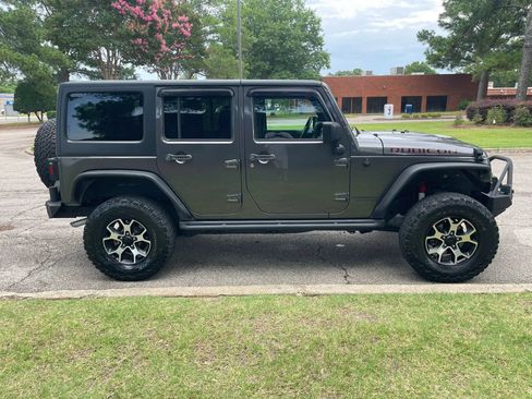 Used 2016 Jeep Wrangler Unlimited Rubicon AWD/4WD image 6