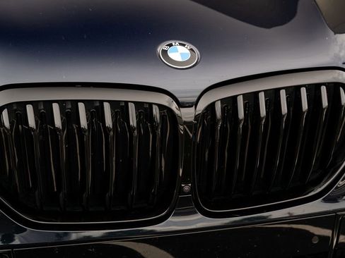 Used 2022 BMW X5 xDrive40i w/ M Sport Package AWD/4WD image 6