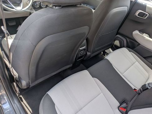 Used 2025 Hyundai Venue SEL FWD image 23