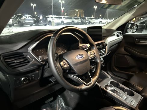 Used 2022 Ford Escape SEL image 16
