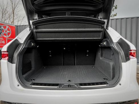 New 2026 Jaguar F-PACE R-Dynamic S image 8