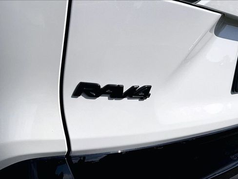 Used 2021 Toyota RAV4 XSE w/ XSE Grade Weather Package AWD/4WD image 29