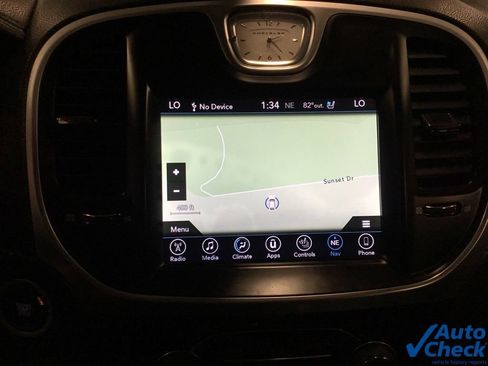 Used 2017 Chrysler 300 C AWD/4WD image 52