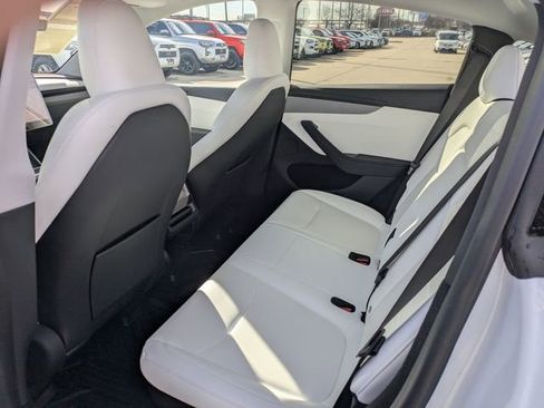 Used 2026 Tesla Model Y 2WD image 24