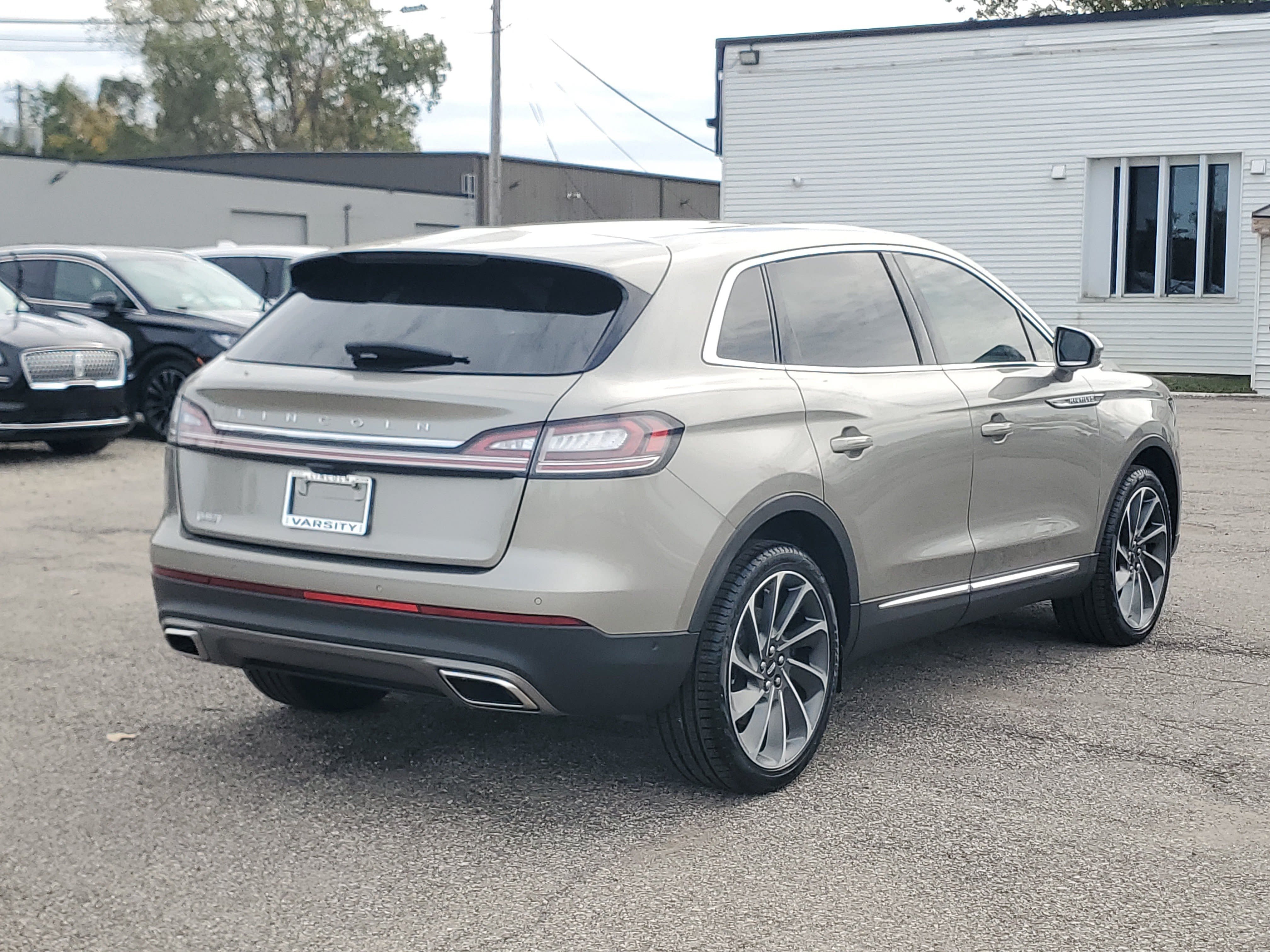 Used 2023 Lincoln Nautilus Reserve w/ Equipment Group 202A AWD/4WD image 6