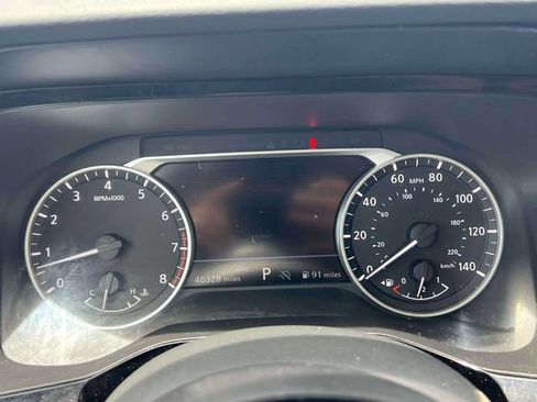 Used 2022 Nissan Pathfinder SL AWD/4WD image 26