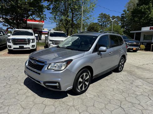 Used 2017 Subaru Forester 2.5i Limited image 8