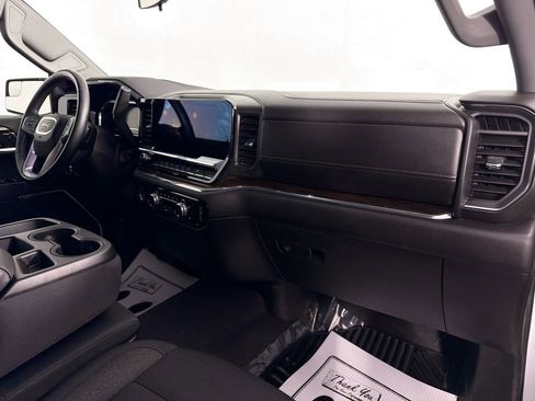 Used 2024 GMC Sierra 1500 SLE w/ Enhanced Capability Package image 31