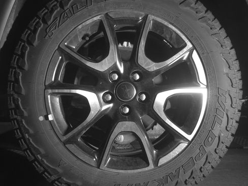 Used 2025 Jeep Compass Trailhawk image 14