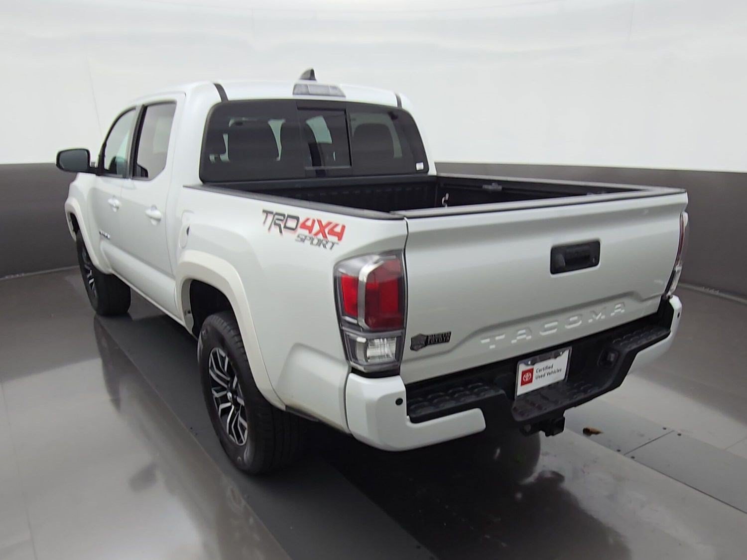 Certified 2022 Toyota Tacoma TRD Sport w/ Technology Package AWD/4WD image 7