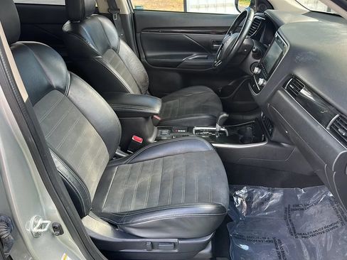 Used 2020 Mitsubishi Outlander SE FWD image 25