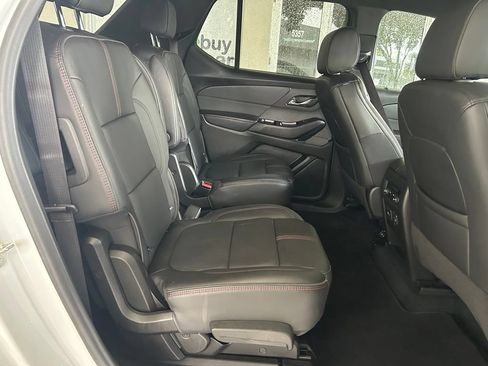 Used 2023 Chevrolet Traverse RS FWD image 29