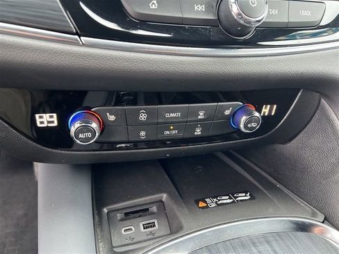 Certified 2024 Buick Enclave Essence w/ Sport Touring Edition AWD/4WD image 18