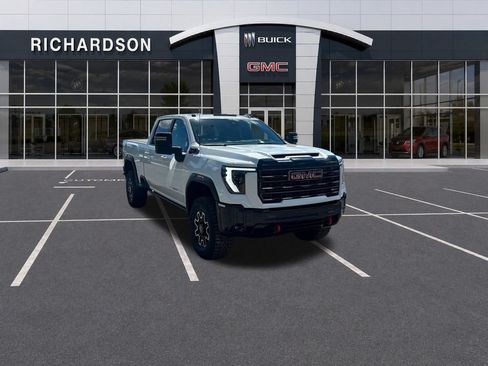Used 2025 GMC Sierra 2500 AT4X w/ Snow Plow Prep/Camper Package AWD/4WD image 8