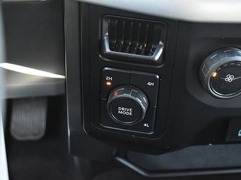 Used 2023 Ford F150 XLT image 23