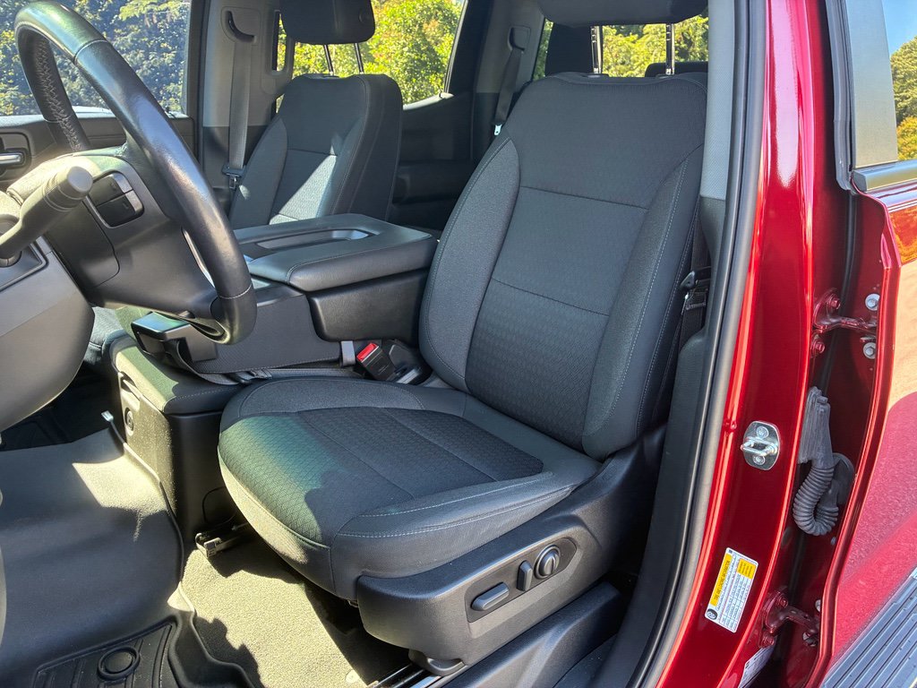 Used 2021 Chevrolet Silverado 1500 LT w/ Z71 Off-Road Package AWD/4WD image 6