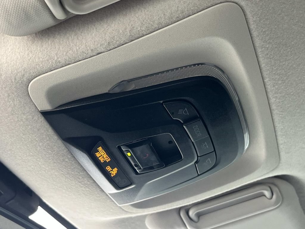 Used 2025 Toyota Corolla LE FWD image 31