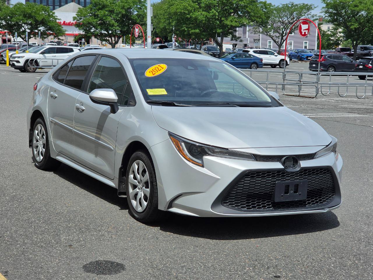 Used 2021 Toyota Corolla LE FWD image 3