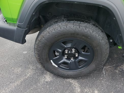 Used 2025 Jeep Wrangler Sport AWD/4WD image 6