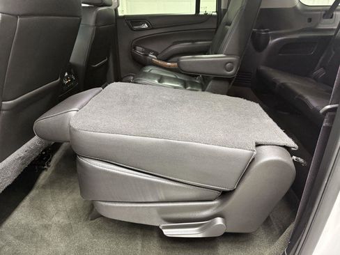 Used 2017 Chevrolet Suburban Premier image 28