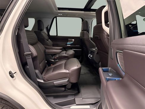 New 2025 Ford Expedition Platinum w/ Platinum Ultimate Package image 28