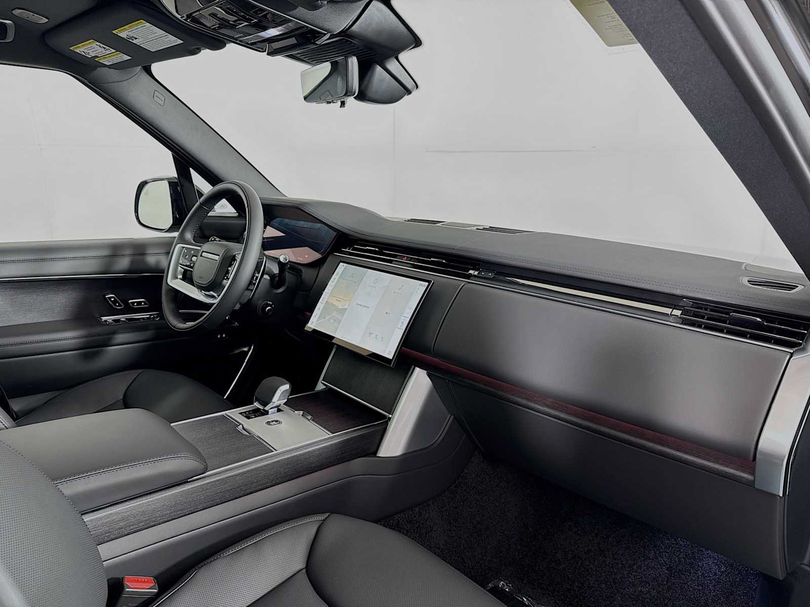 New 2026 Land Rover Range Rover Long Wheelbase SE AWD/4WD image 29