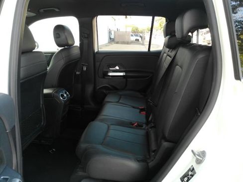 Used 2021 Mercedes-Benz GLB 250 w/ Premium Package image 16