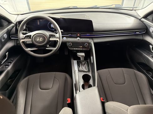 Used 2024 Hyundai Elantra SEL FWD image 16