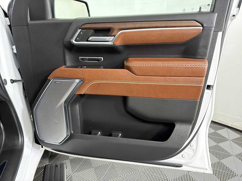 Certified 2024 GMC Sierra 1500 Denali Ultimate image 13