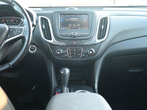 Used 2020 Chevrolet Equinox LT image 32