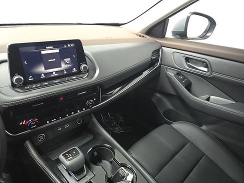 Used 2023 Nissan Rogue SL image 26