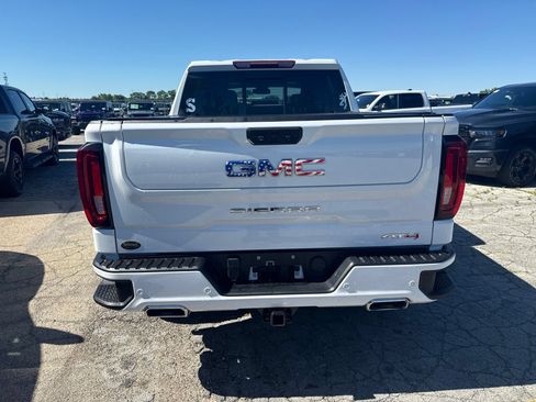 Used 2023 GMC Sierra 1500 AT4 w/ AT4 Premium Package AWD/4WD image 7