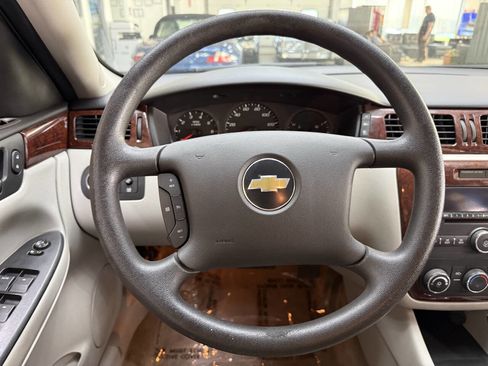 Used 2011 Chevrolet Impala LS FWD image 22