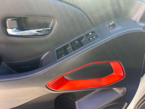 Used 2022 Nissan Frontier PRO-4X w/ Technology Package image 16