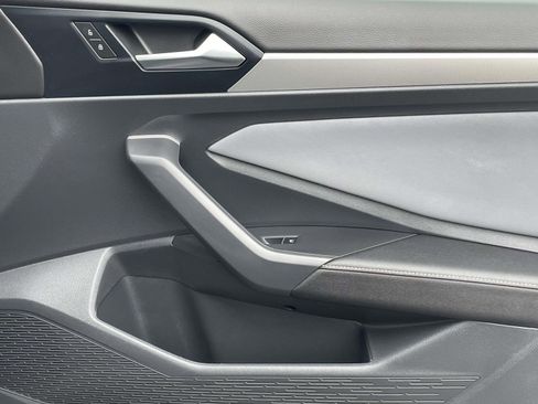 Used 2025 Volkswagen Jetta SE image 12