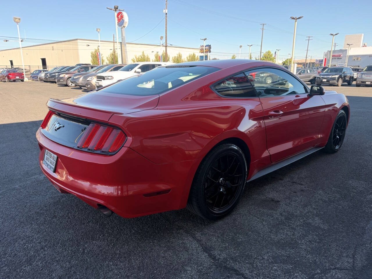 Used 2015 Ford Mustang Coupe RWD image 5
