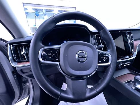 Used 2025 Volvo V60 B5 Cross Country Plus image 15