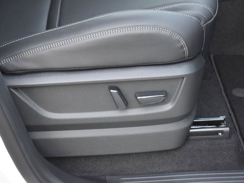 New 2026 Nissan Armada SV image 64