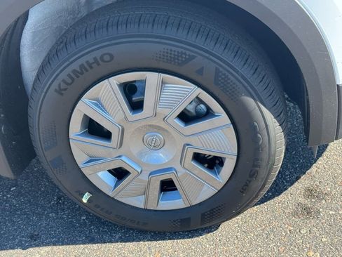 New 2026 Nissan Kicks S image 10