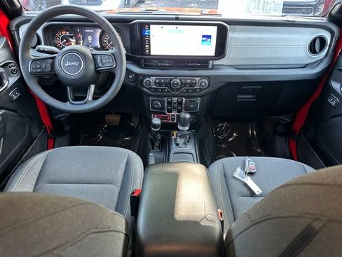 Used 2024 Jeep Wrangler Unlimited Sport AWD/4WD image 31