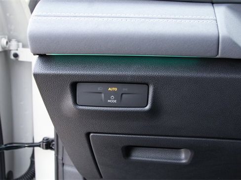 New 2026 Volkswagen Tiguan SE R-Line image 16