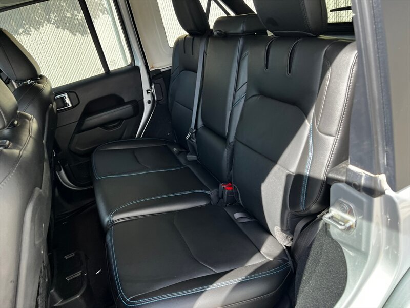 Used 2023 Jeep Wrangler Unlimited Rubicon 4xe w/ Cold Weather Group AWD/4WD image 20