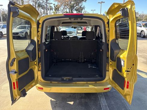 Used 2017 Ford Transit Connect XLT image 29