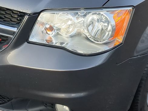 Used 2017 Dodge Grand Caravan SXT image 15