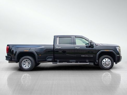 Used 2024 GMC Sierra 3500 Denali w/ Denali Reserve Package AWD/4WD image 6