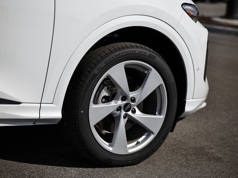 New 2025 Audi Q5 Premium Plus image 5