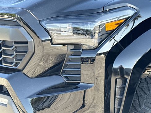 Used 2024 Toyota Tacoma TRD Sport RWD image 5