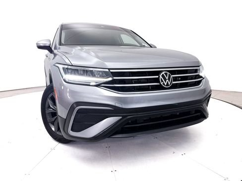 Used 2022 Volkswagen Tiguan SE FWD image 5