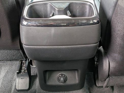 Used 2024 Kia Telluride SX w/ Towing Package FWD image 18